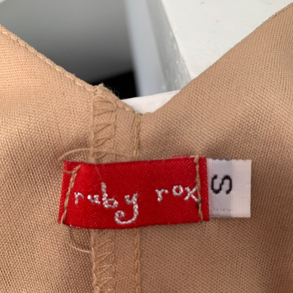 Lace mini dress - Picture 3 of 4